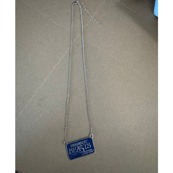 FANTASTIC BEASTS Pendant Necklace NEW 19 inches with extender - Picture 2 of 3